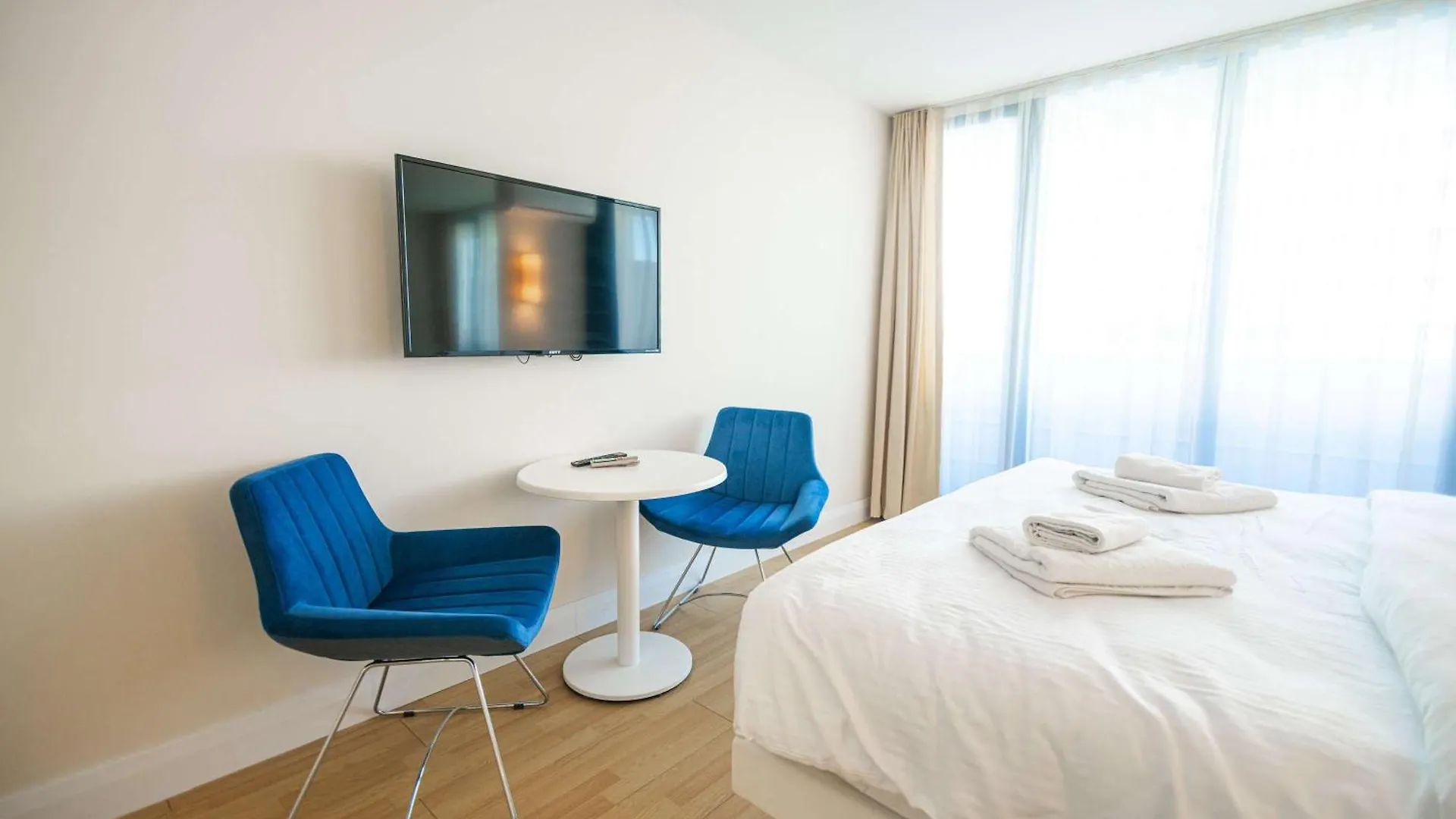 Apartment Studio With Balcony Near The Sea In Batumi - By Wehost Georgia