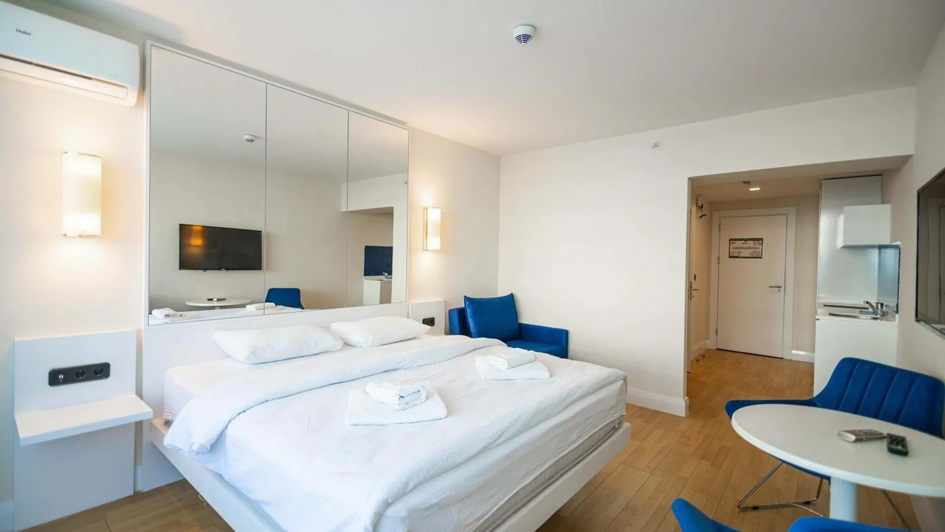 Apartment Studio With Balcony Near The Sea In Batumi - By Wehost Georgia